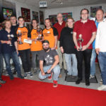 Bild: Gruppenfoto aller Ligafinal-Tagessieger und einigen Hauptverantwortlichen für die Turnierleitung